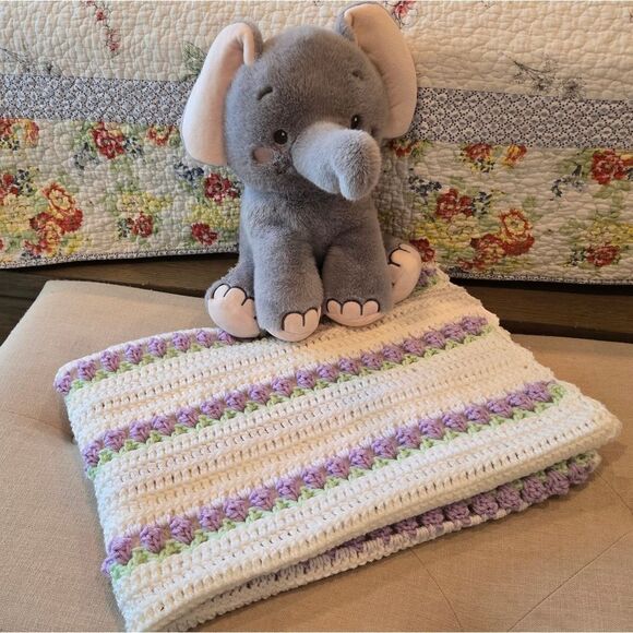 NEW ROSE BUD ORCHID/ WHITE BABY BLANKET 36 X 34 INCHES - Picture 8 of 8